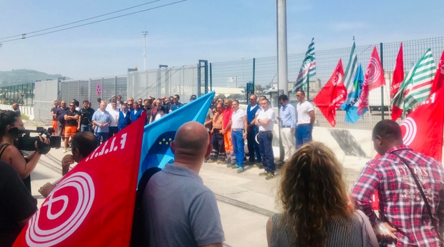 Ancona, tragedia al porto. Il Pd Marche presente al sit in dei sindacati al porto di Ancona